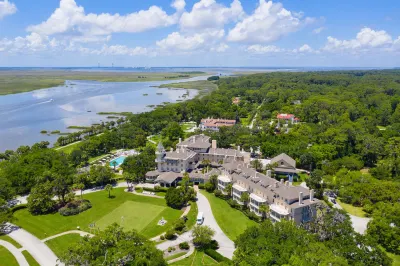 Jekyll Island Club Resort Hotels near Jekyll Island Historic District