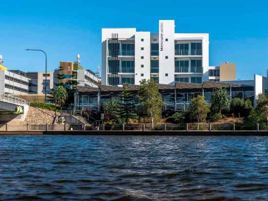 Mercure Sunshine Coast Kawana Waters Hotel Exterior