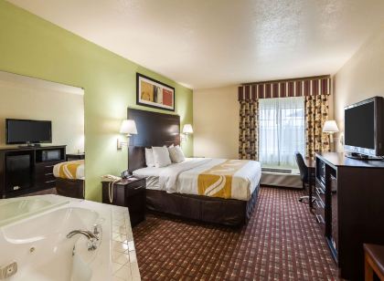 Quality Inn Near Seaworld - Lackland