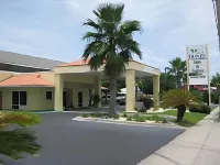 Dunes Inn & Suites - Tybee Island Hotels in Tybee Island