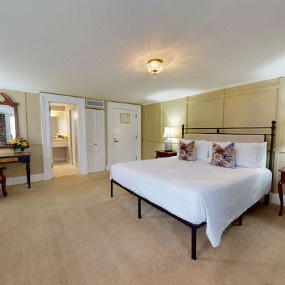 Traditional Room The Presidents' Quarters Inn Promo Code