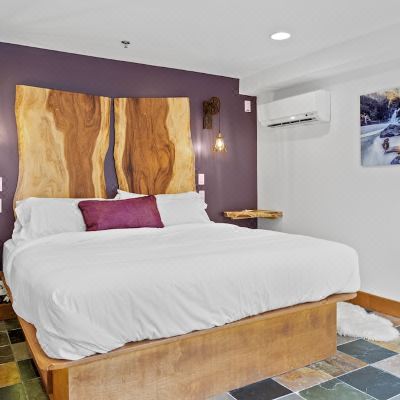 Standard King Room-Ground Floor The Horton Hotel and Rooftop Lounge Promo Code