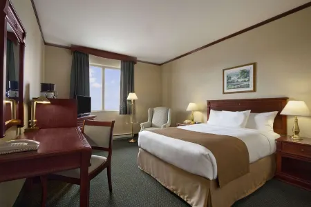 Travelodge Hotel by Wyndham Montreal Airport