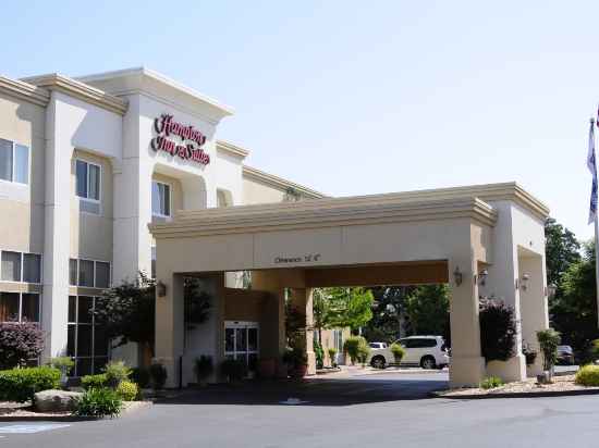 Hampton Inn & Suites Red Bluff Hotel Exterior