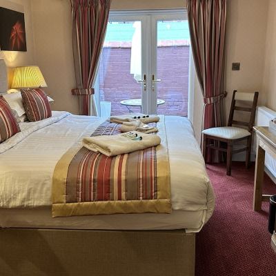 Deluxe Double / Twin Ensuite Shower / Jacuzzi Bath Chester House Guest House Promo Code