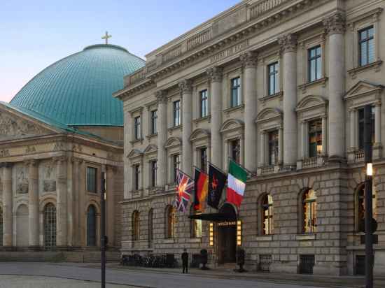 Rocco Forte Hotel de Rome Hotel Exterior