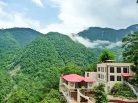 Veda5 Ayurveda & Yoga Retreat Hotels near Gateway camp