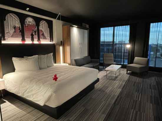 Grand Times Hotel Laval - Centropolis Rooms