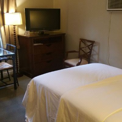 Deluxe Single Room, 1 King Bed, Non Smoking, Kitchenette The Happy Hollow Promo Code