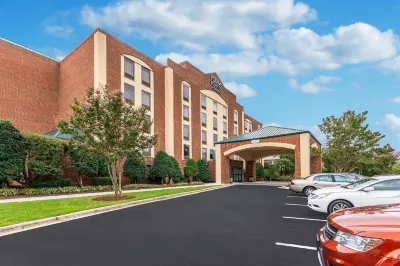 Four Points by Sheraton Greensboro Airport Hotels near Elmsley Square Shoppes