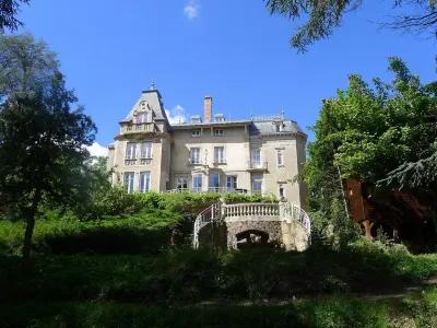 Le Manoir Hotels in Tarare