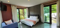 Varee Manust Resort Hotels in Bang Khonthi