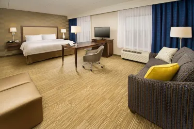 Hampton Inn & Suites Baltimore/Woodlawn Hotels near Inner Harbor