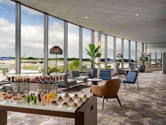 Tampa Airport Marriott Dining/Meeting Rooms