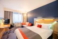 Holiday Inn Express Dundee Hotels near University of St Andrews