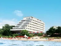 Baltic Beach Hotel & Spa Hotels near Vaivari Station