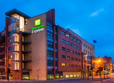 Holiday Inn Express Glasgow - City Ctr Riverside Hotels near Mount Vernon