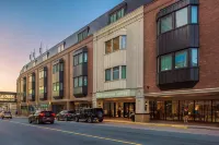 The Barrington Hotel Hotels near Mary E. Black Gallery