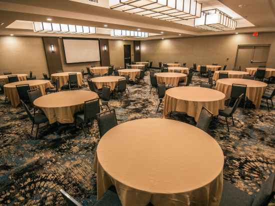 DoubleTree by Hilton Lubbock University Area Dining/Meeting Rooms