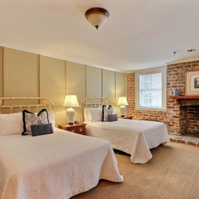 Traditional Double Room The Presidents' Quarters Inn Promo Code