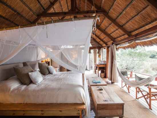 Sindabezi Island Camp Rooms