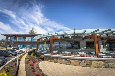 Qualicum Beach Inn Hotels in Nanaimo G