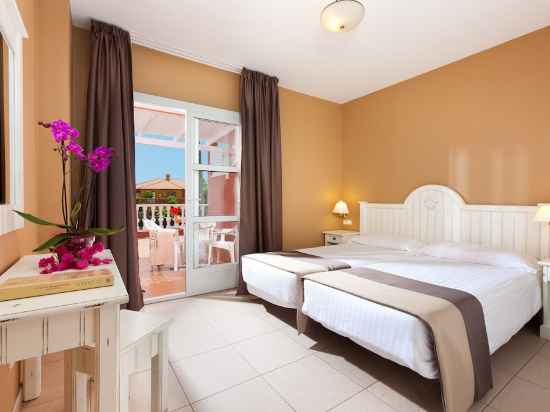 Hotel El Duque Rooms