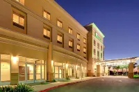 Holiday Inn & Suites Bakersfield Hotels near Flight Adventure Park Bakersfield