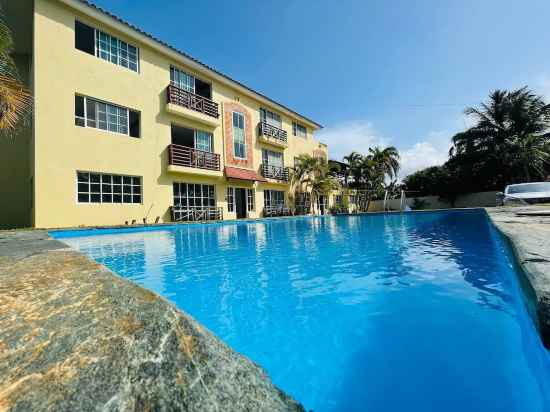 Lovely 2 Bedroom Condo with Pool and Hot Water Fitness & Recreational Facilities