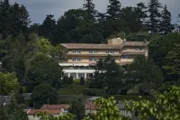 Logis Hôtel de la Bruyère Hôtels à : La Chataigneraie