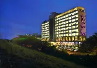 Fortune Select SG Highway, Ahmedabad - Member ITC Hotels' Group アーメダバードのホテル