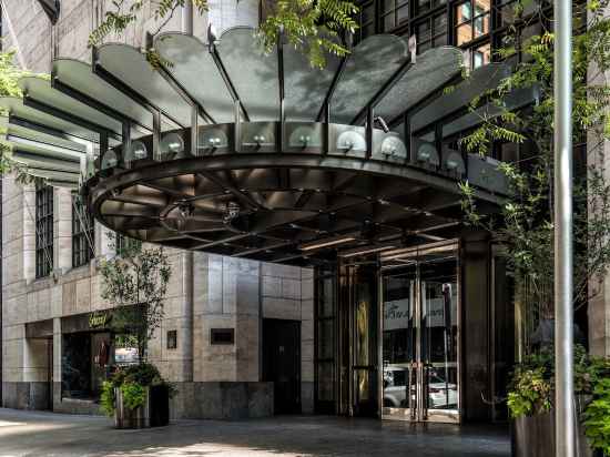 Four Seasons Hotel New York Hotel Exterior