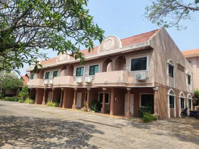 Areena Resort and Hotel Uttaradit Hotels near Pu Tai Hong Kong Shrine