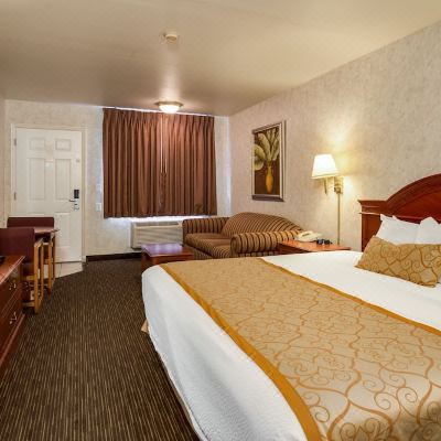 Standard King Room with Sofa Bed St. George Inn and Suites Promo Code