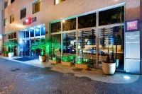 Ibis Copacabana Posto 5 Hotels near Shopping 680