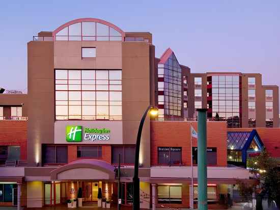 Holiday Inn Express Vancouver-Metrotown (Burnaby) Hotel Exterior