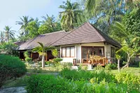 Royal Regantris Villa Karang Hotels near Gili Islands