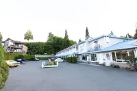 Ocean Crest Motel Hotels in Nanaimo G