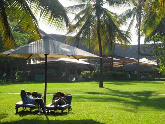 Voyager Beach Resort Hotel Exterior