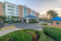 Hodelpa Garden Court Hotels near tres cruces Park