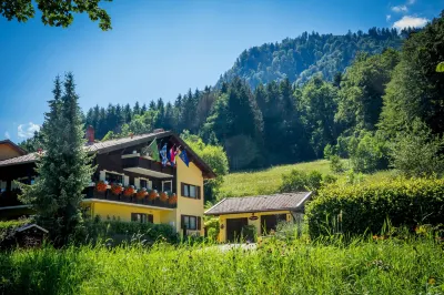 Hotel Garni Gästehaus Zeranka Hotels in der Nähe von Traunstein Klinikum