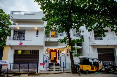 Maison Blanche Near White Town Hotels near Chinna Manikoondu