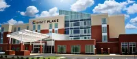 Hyatt Place Chesapeake Greenbrier Отели рядом с достопримечательностью «Glazenfyre»