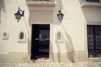 Rainha Santa Isabel - Óbidos History Hotel 오비두스 호텔