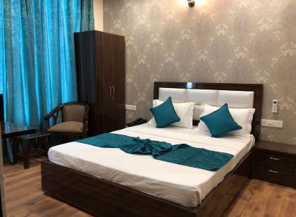 Hotel Wisteria Zirakpur - Main Highway Hotel