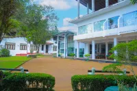 Wijaya Holiday Resort Hotels near Mahawale Estate Superintendent Bungalow