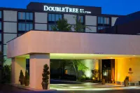 DoubleTree by Hilton Columbus-Worthington Hotels near Arnold Statue