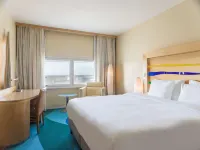 Radisson Blu Airport Terminal Hotel Stockholm Hotel dekat Kungliga Tekniska H?gskolan