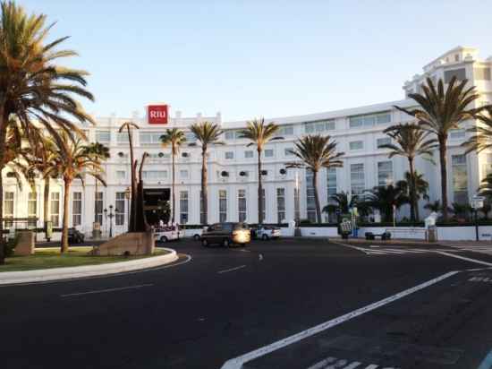 Hotel Riu Palace Oasis Hotel Exterior