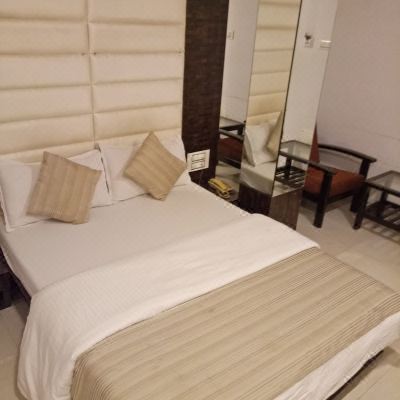 Deluxe Double Room N/AC Hotel Navi Mumbai Promo Code